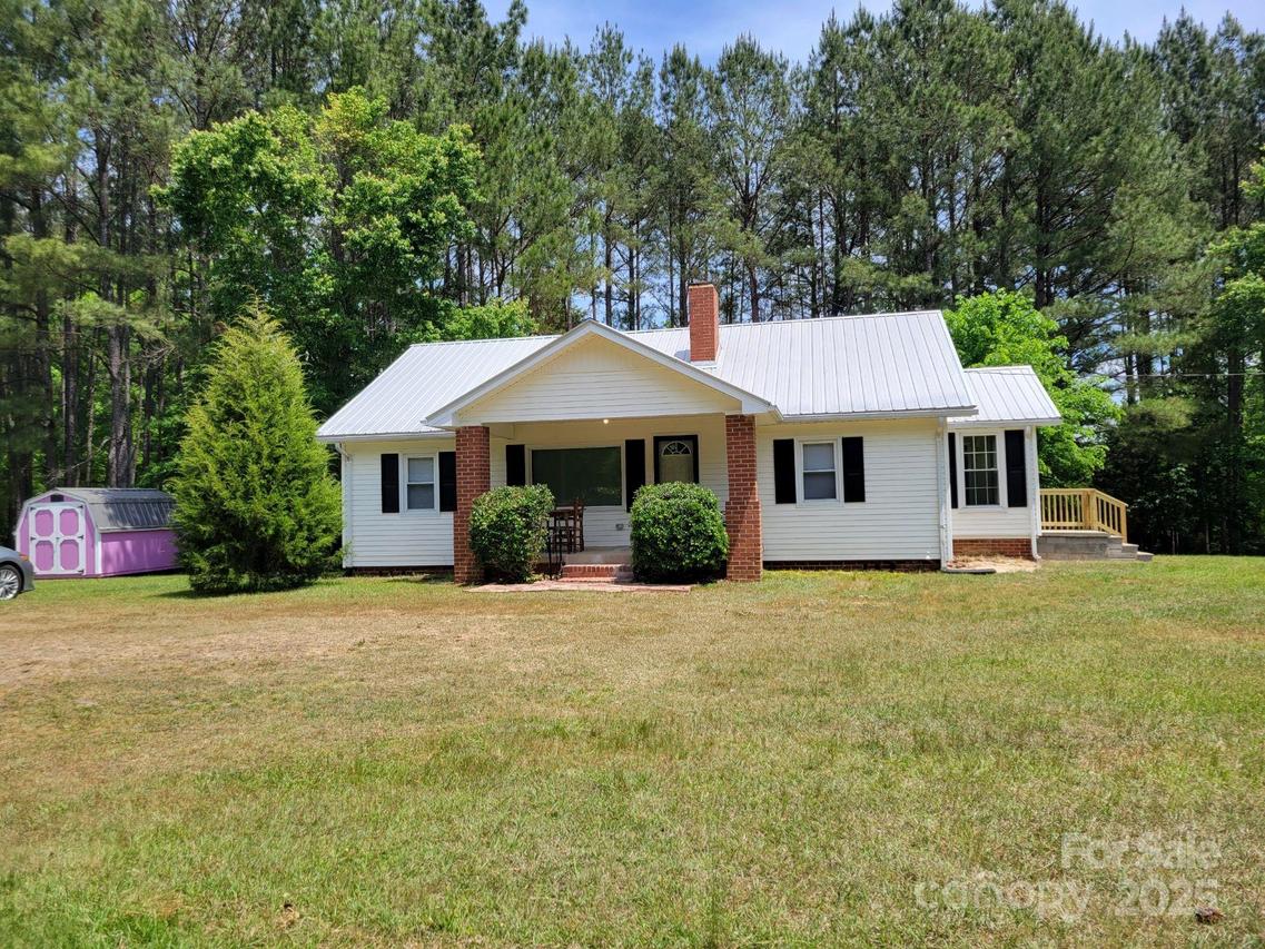 3634 Everett Chappell Rd., Mount Gilead, NC 27306