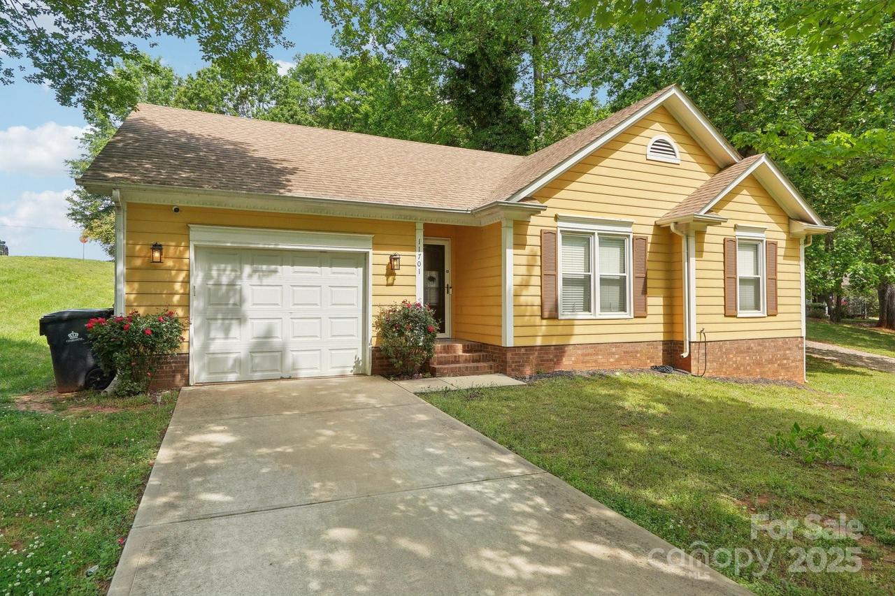 11701 Brockley Ct., Charlotte, NC 28215