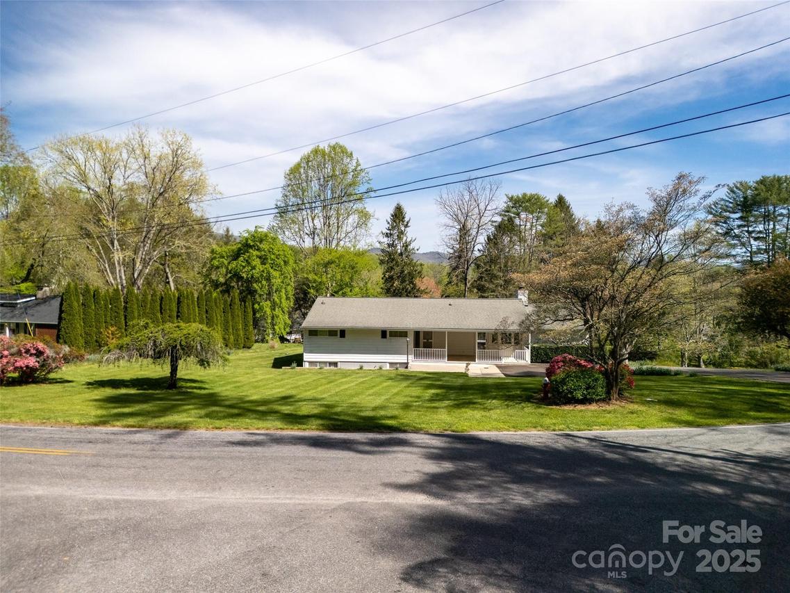 196 Woodland Ter., Brevard, NC 28712