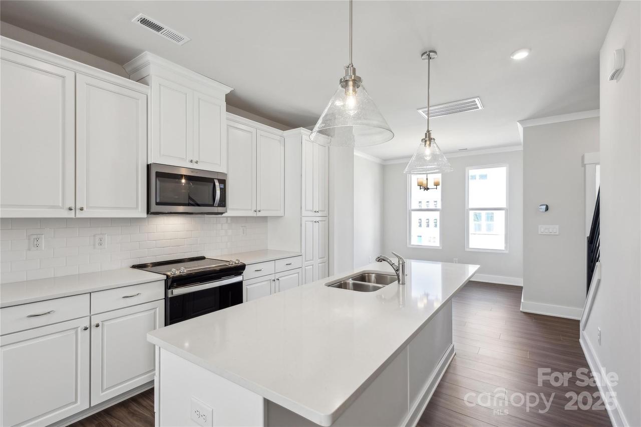 2013 Clarksdale Dr. #38, Charlotte, NC 28206
