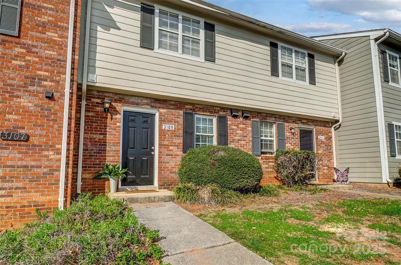 3109 Heathstead Pl., Charlotte, NC 28210