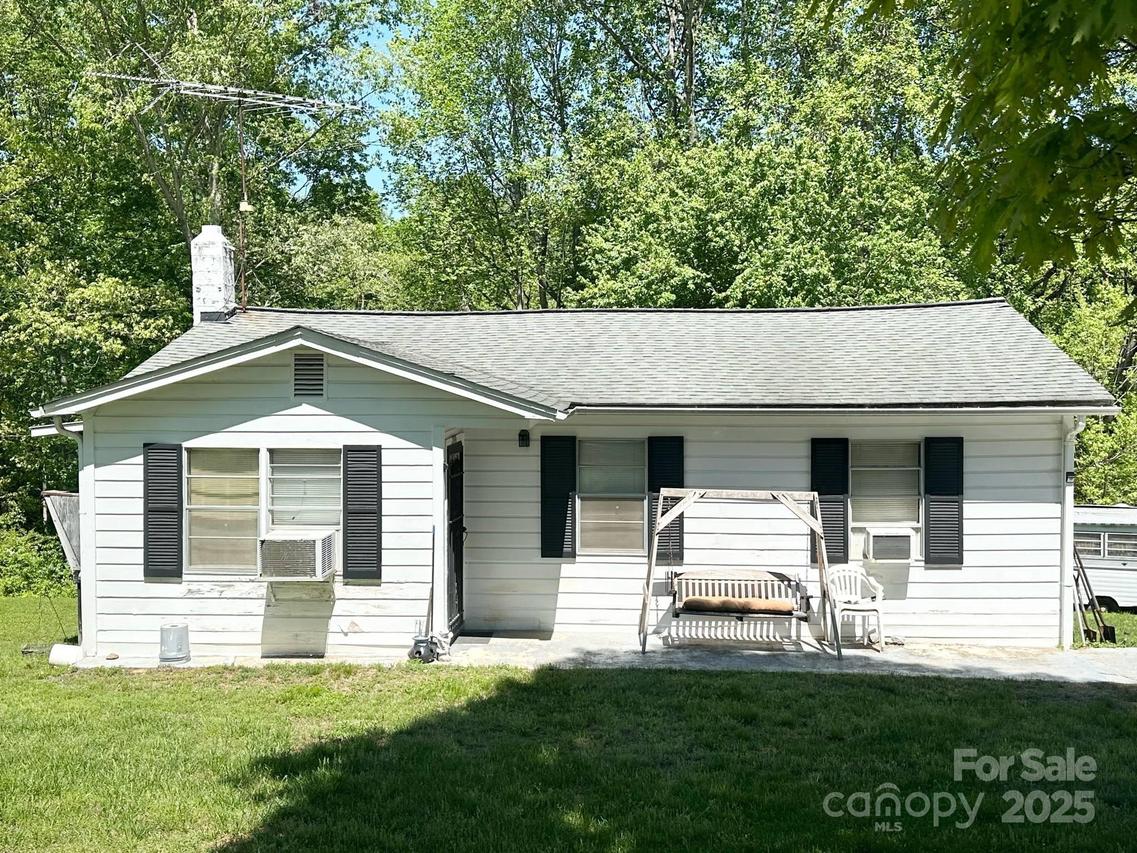 2886 Everhart Ln., Hudson, NC 28638