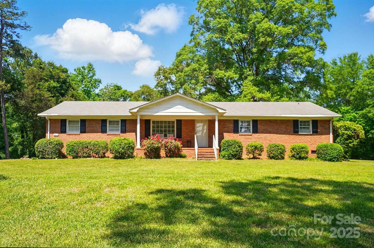 6215 Simpson Rd., Charlotte, NC 28216