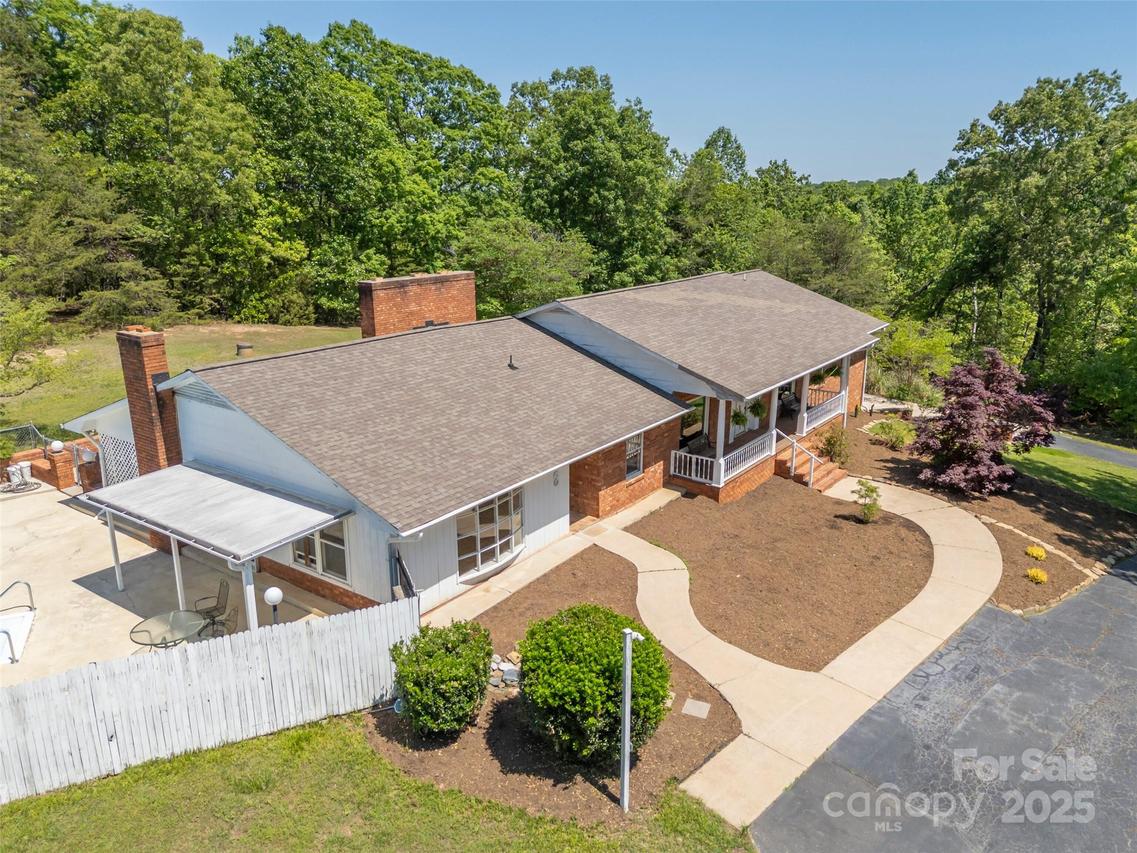 228 Oak Crest Dr., Rutherfordton, NC 28139