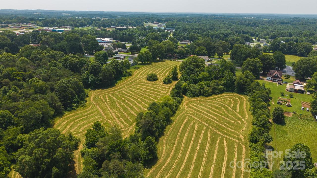 1040 Nc 90 Hwy., Taylorsville, NC 20681