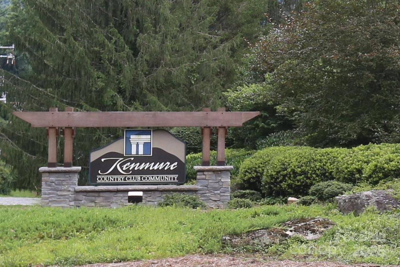 123 Burning Tree Ln., Flat Rock, NC 28731