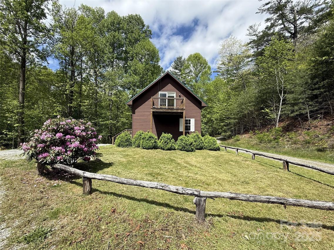 19 Winding Gap Ln., Tuckasegee, NC 28783