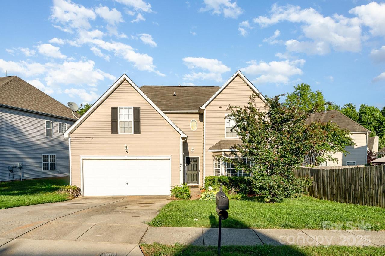 8414 Oak Dr., Charlotte, NC 28269