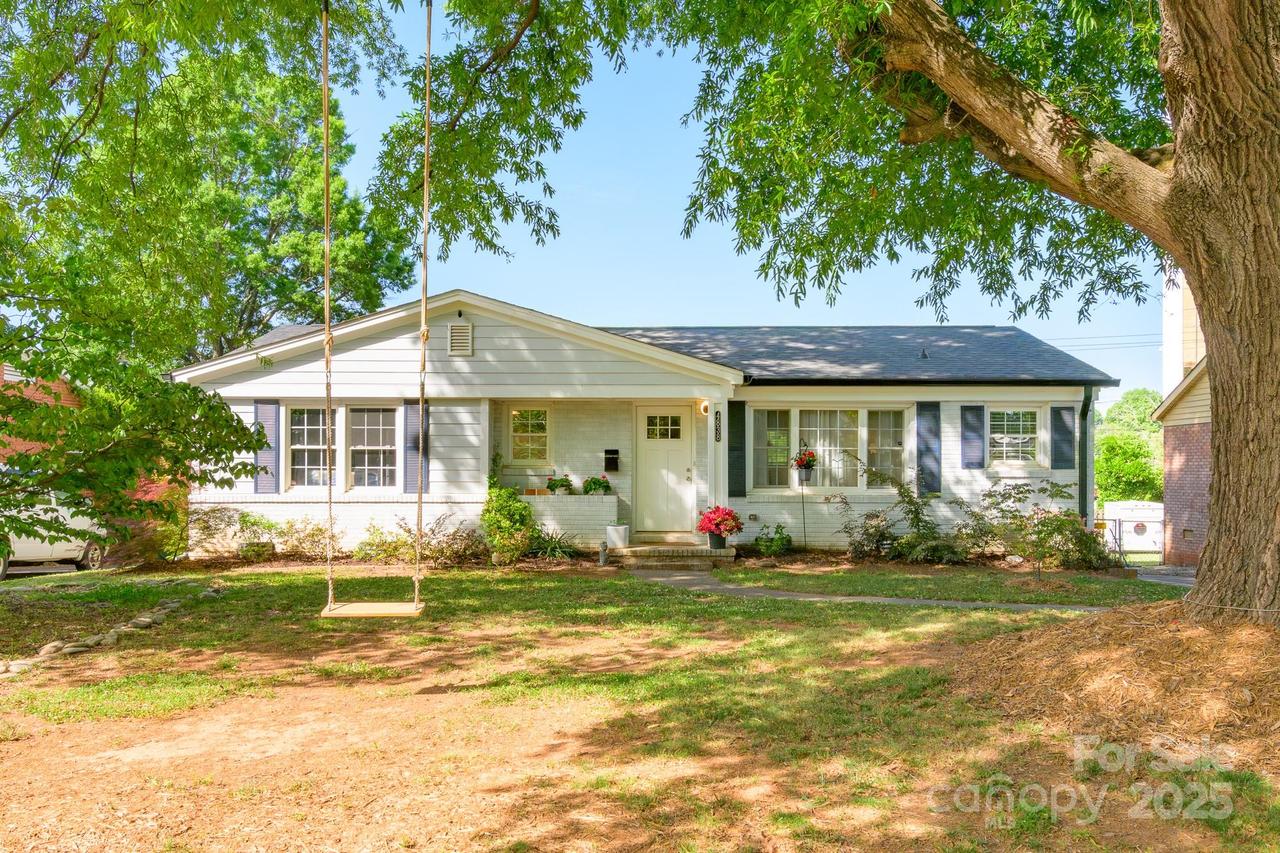 4838 Holbrook Dr., Charlotte, NC 28212