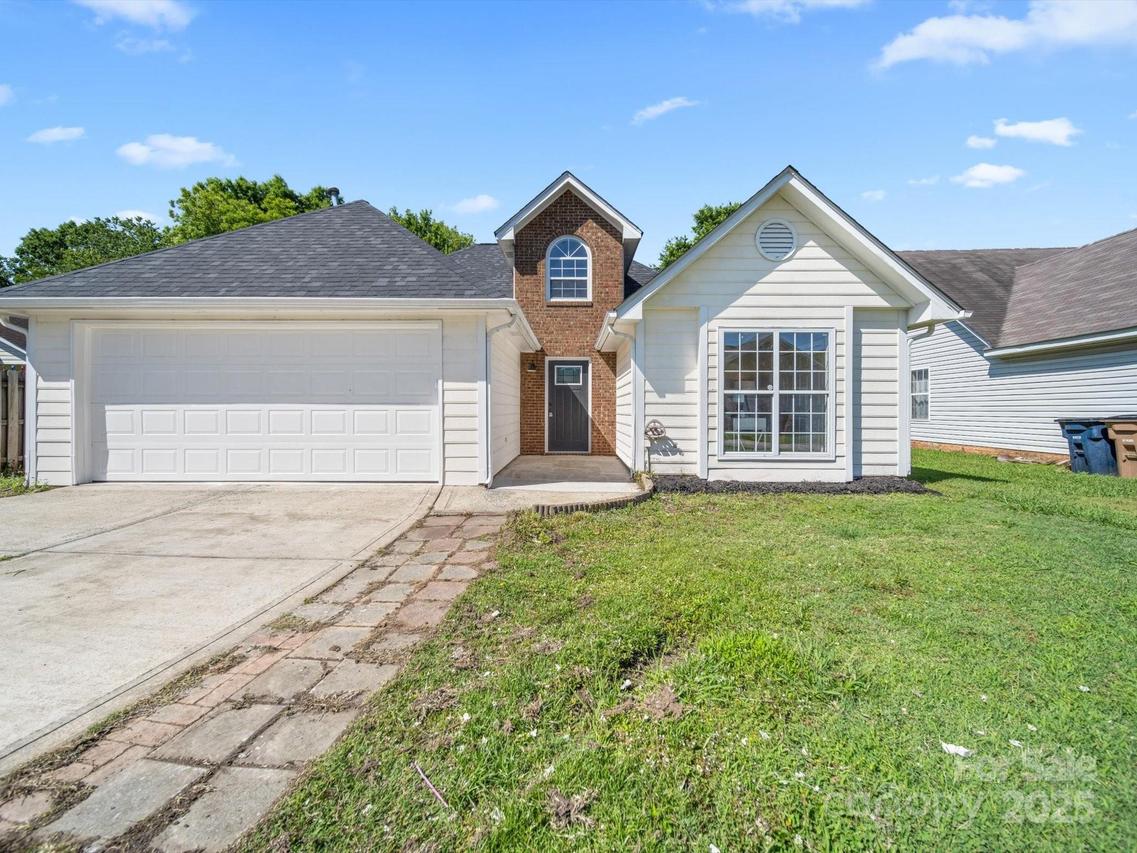 4101 New Castle Ln., Monroe, NC 28110