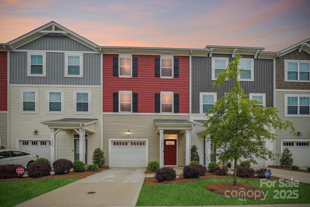 1206 Keydet Dr., Charlotte, NC 28216