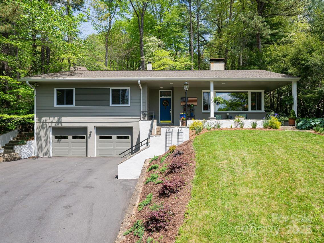 165 Country Club Dr., Waynesville, NC 28786