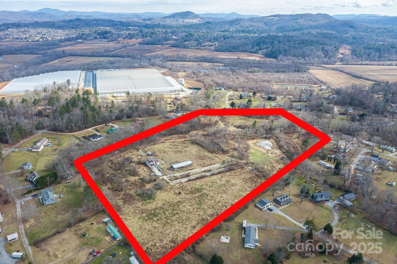 00 Ladson Rd., Hendersonville, NC 28792