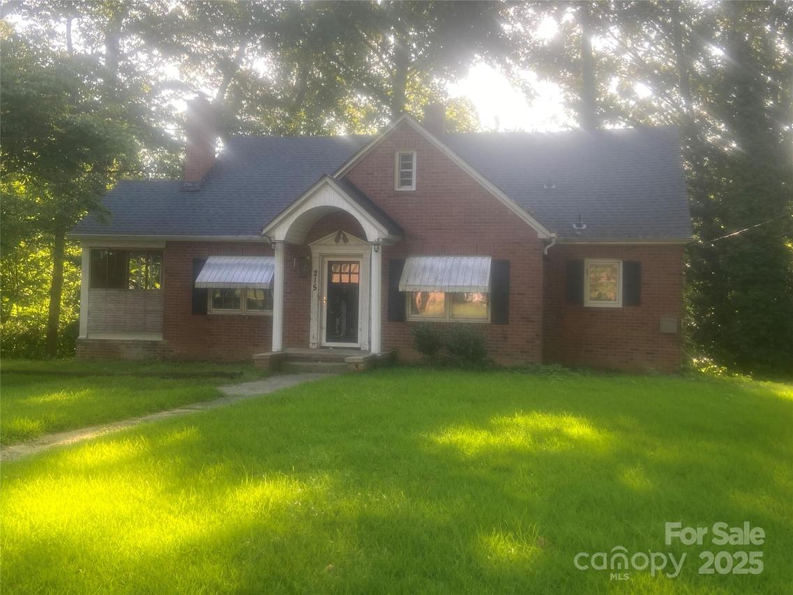 215 S Belvedere Ave., Gastonia, NC 28054