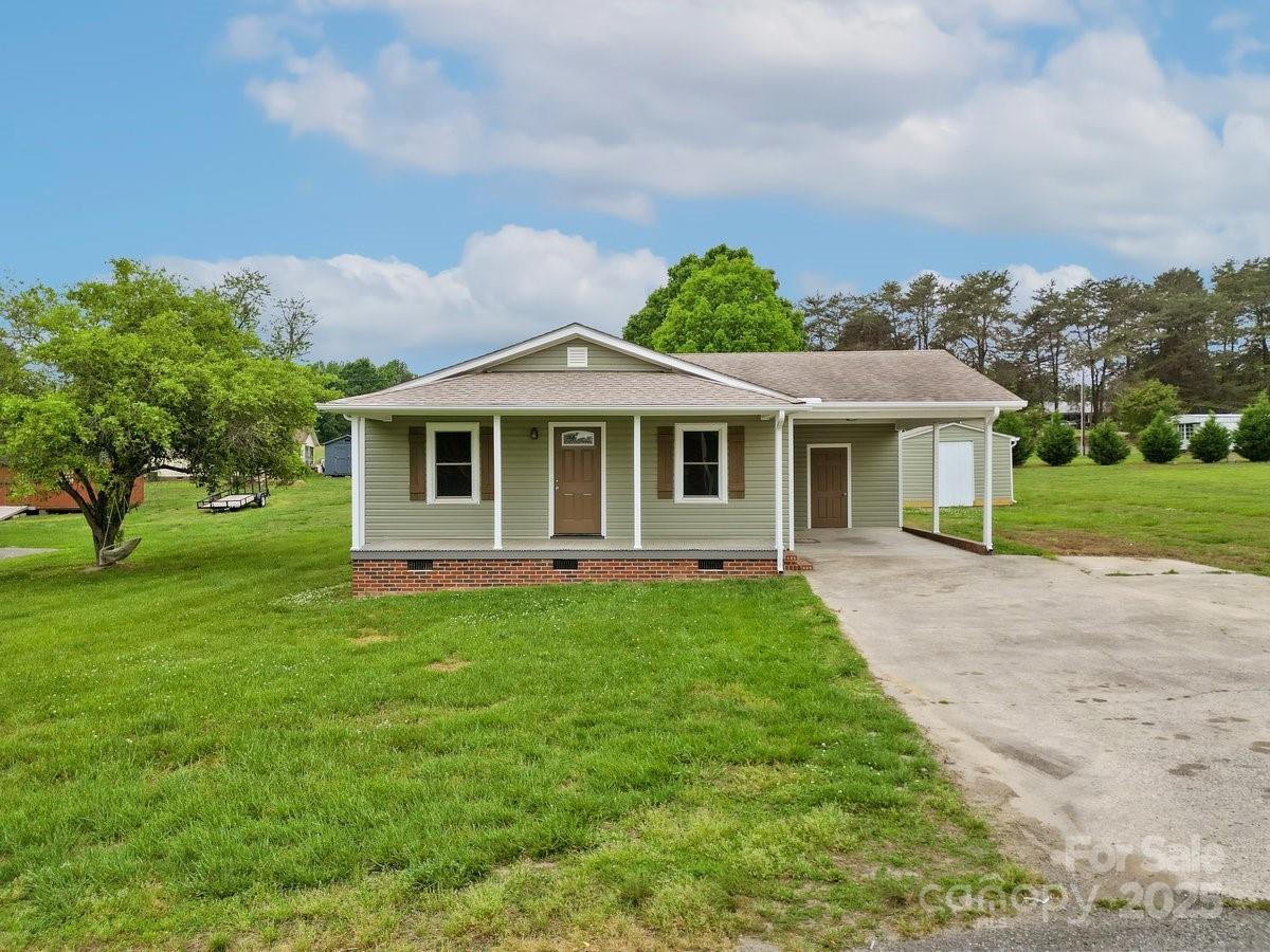 210 Stonefield Ln., Salisbury, NC 28146