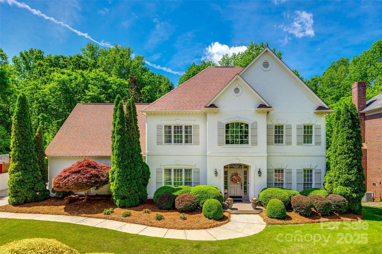 10327 Oak Pond Cir., Charlotte, NC 28277