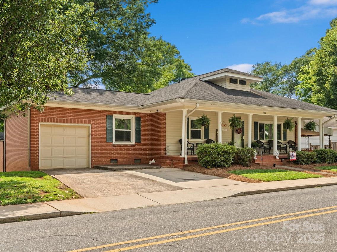 170 8th Ave., Cramerton, NC 28032
