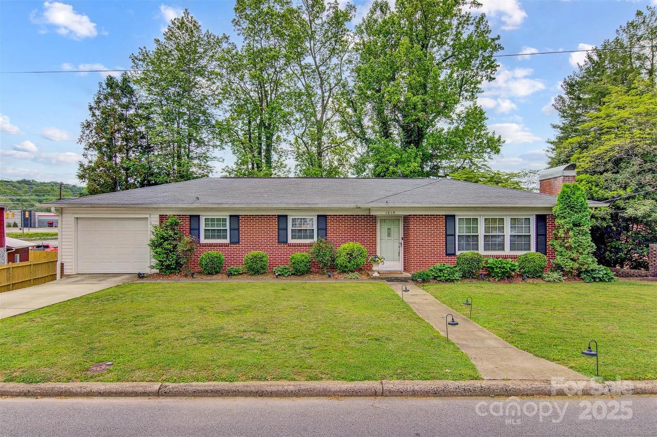 1019 Pennton Ave., Lenoir, NC 28645