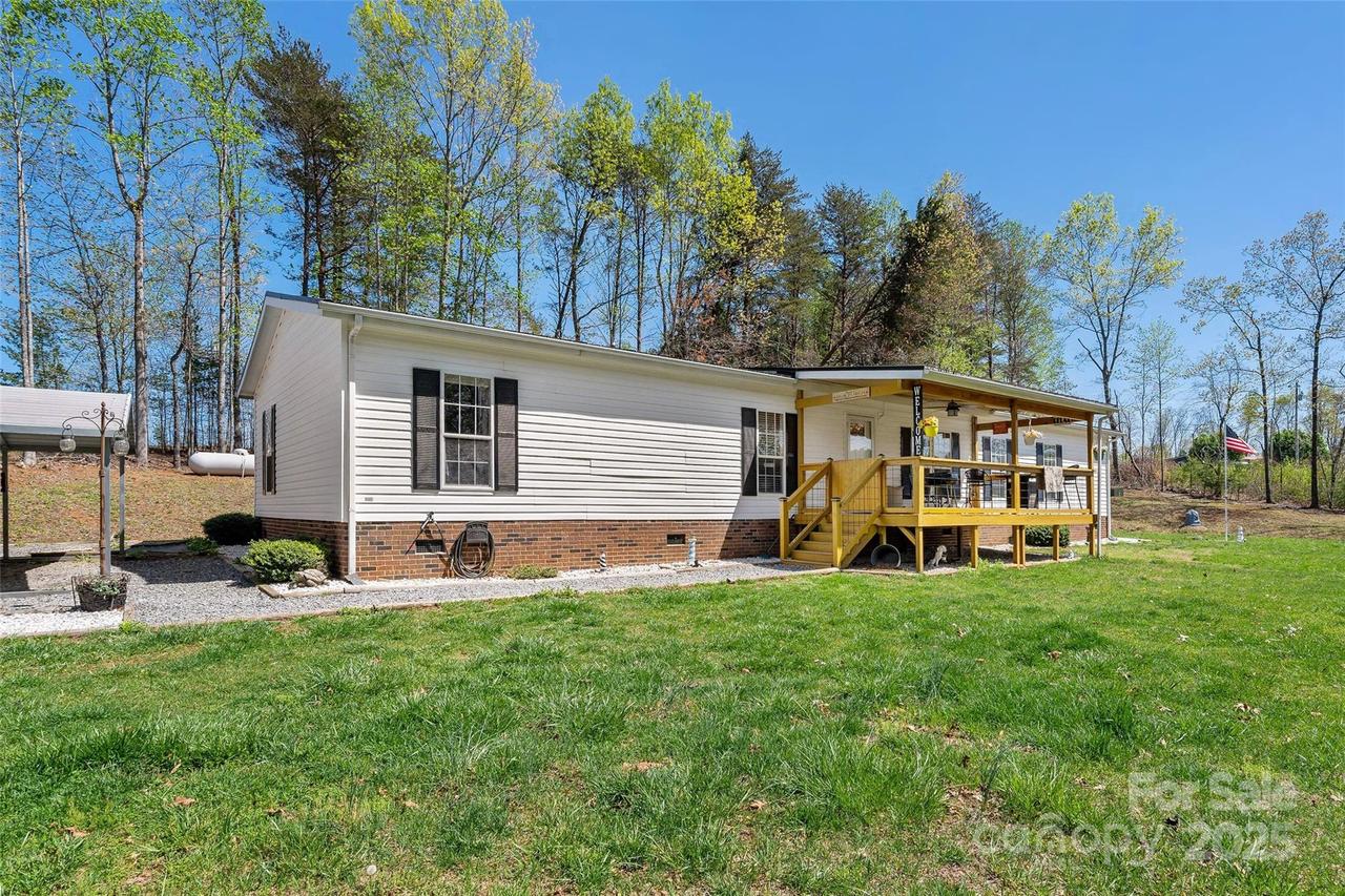 2567 Vein Mountain Rd., Nebo, NC 28761