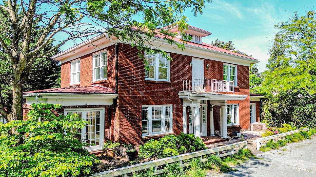 407 W Main St., Forest City, NC 28043