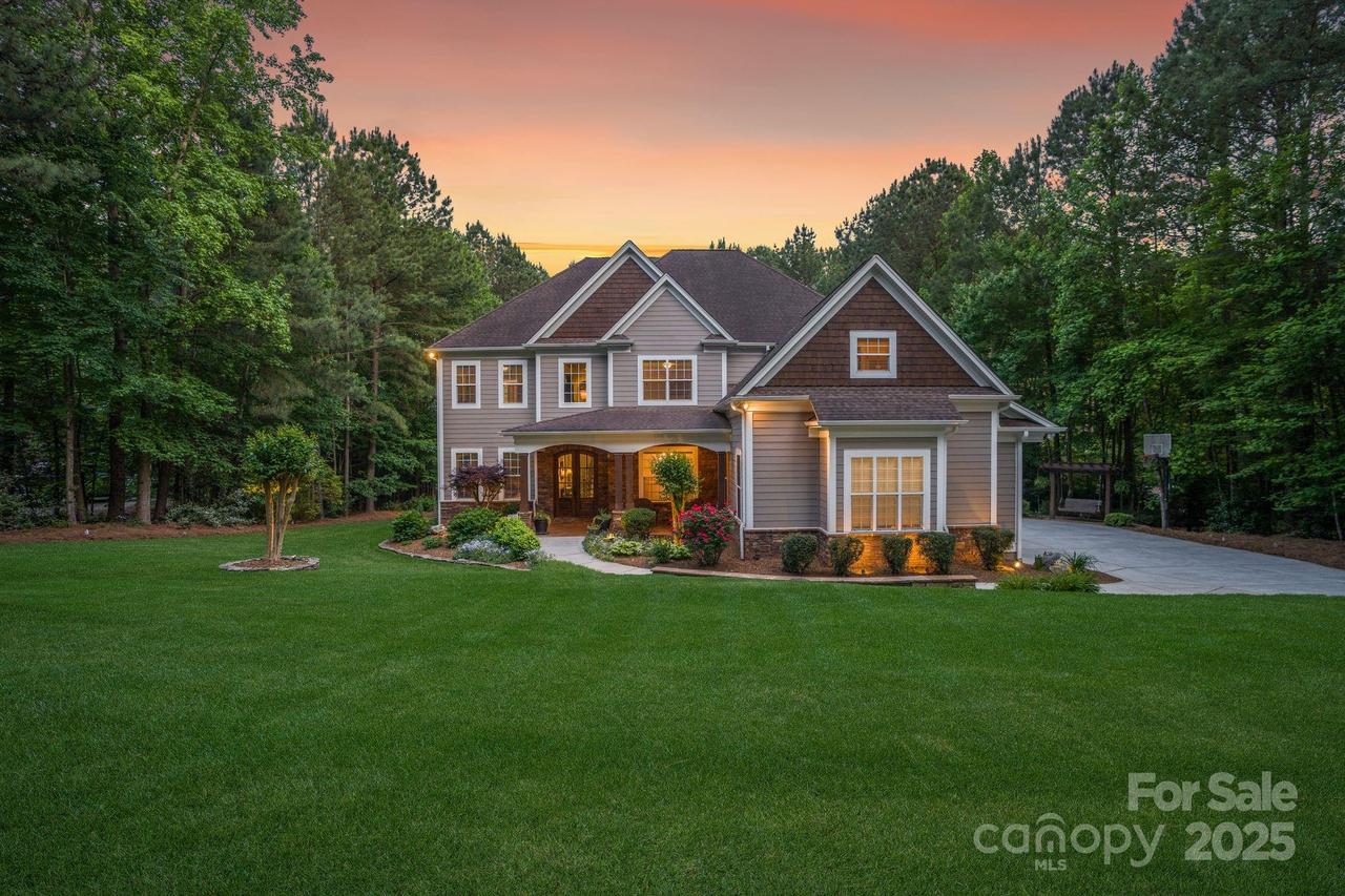 4877 River Hills Dr., Denver, NC 28037