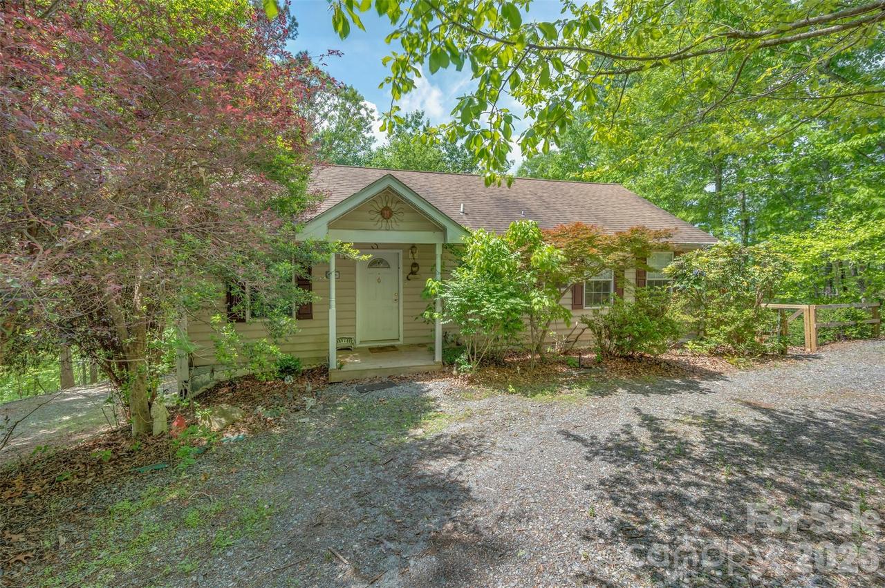 132 Egret Rd., Lake Lure, NC 28746