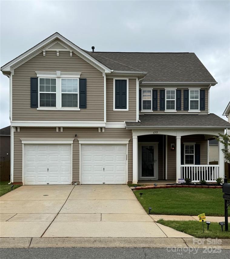 6509 Ridgeview Commons Dr., Charlotte, NC 28269