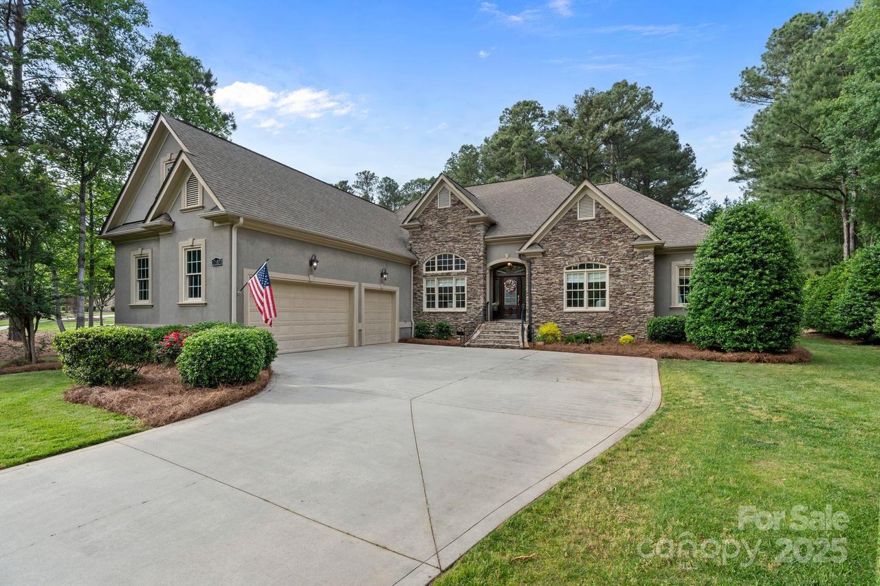 7687 Bermuda Hills Ln., Denver, NC 28037
