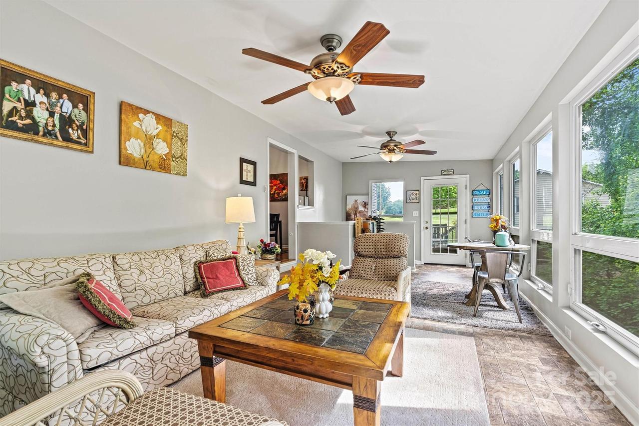 3690 Birchwood Ln., Denver, NC 28037