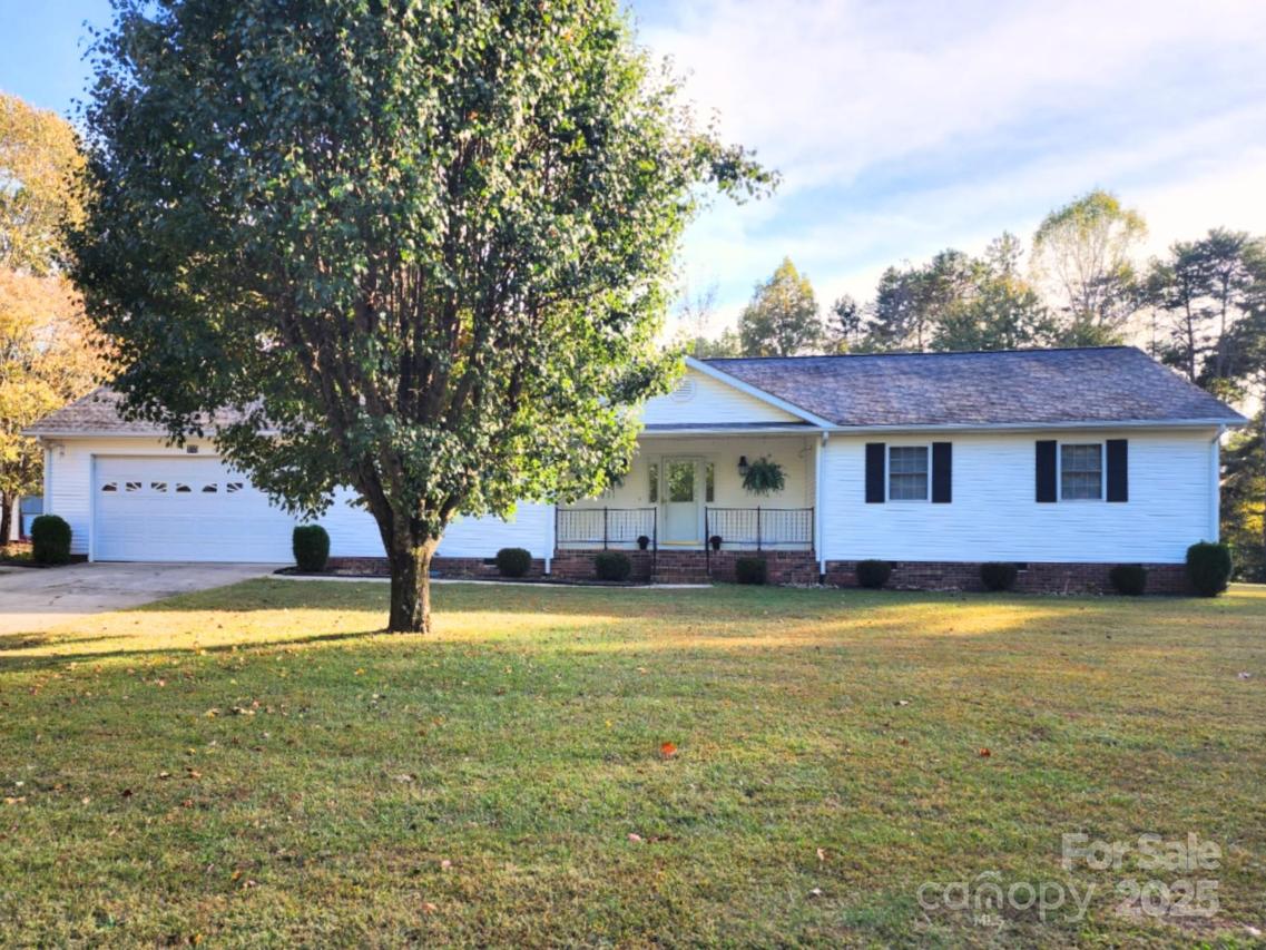 115 Three Oaks Ln. #1, Statesville, NC 28677