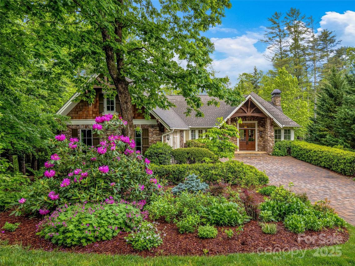 82 Brookline Dr., Asheville, NC 28803