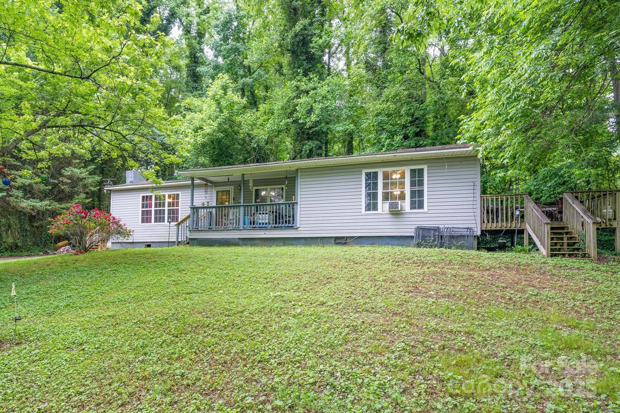 857 Hills Rd., Belmont, NC 28012