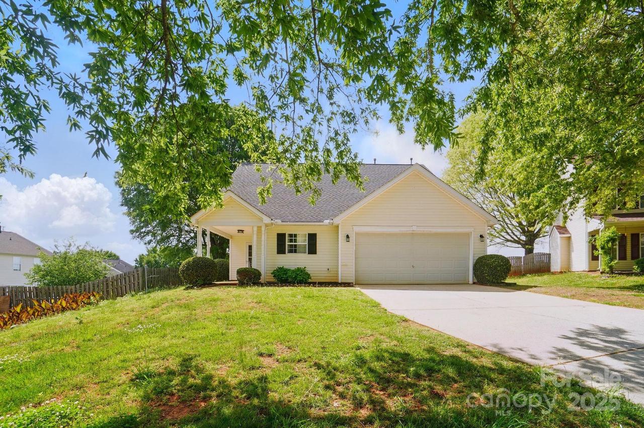 9711 Castle Terrace Ct., Charlotte, NC 28215