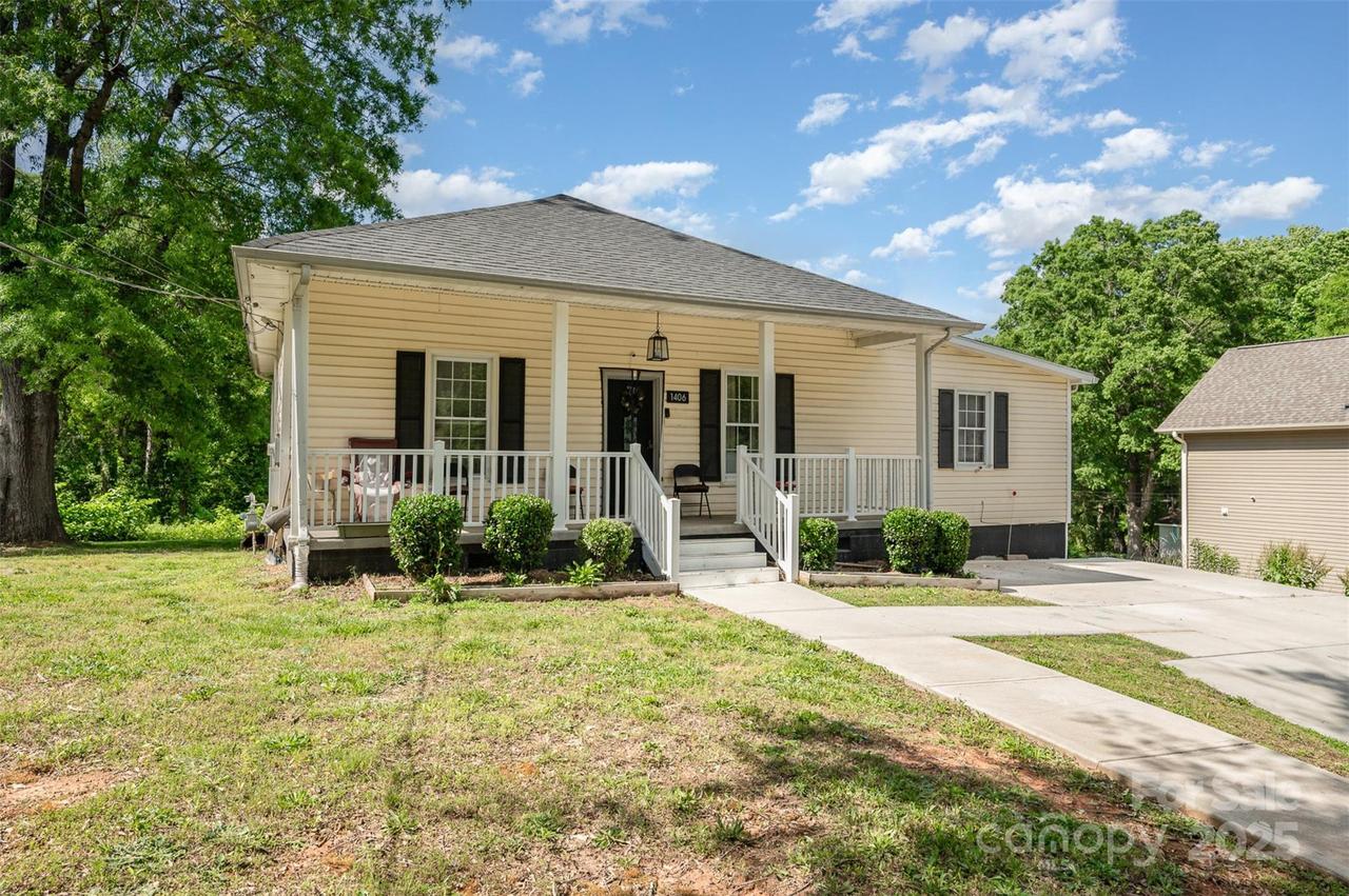 1406 W Walnut Ave., Gastonia, NC 28052