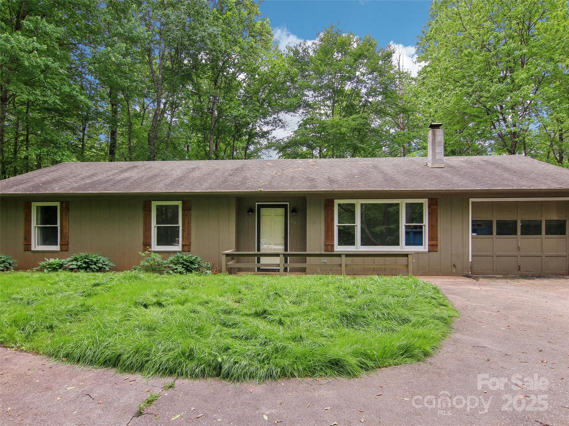 66 Executive Estates Dr., Old Fort, NC 28762