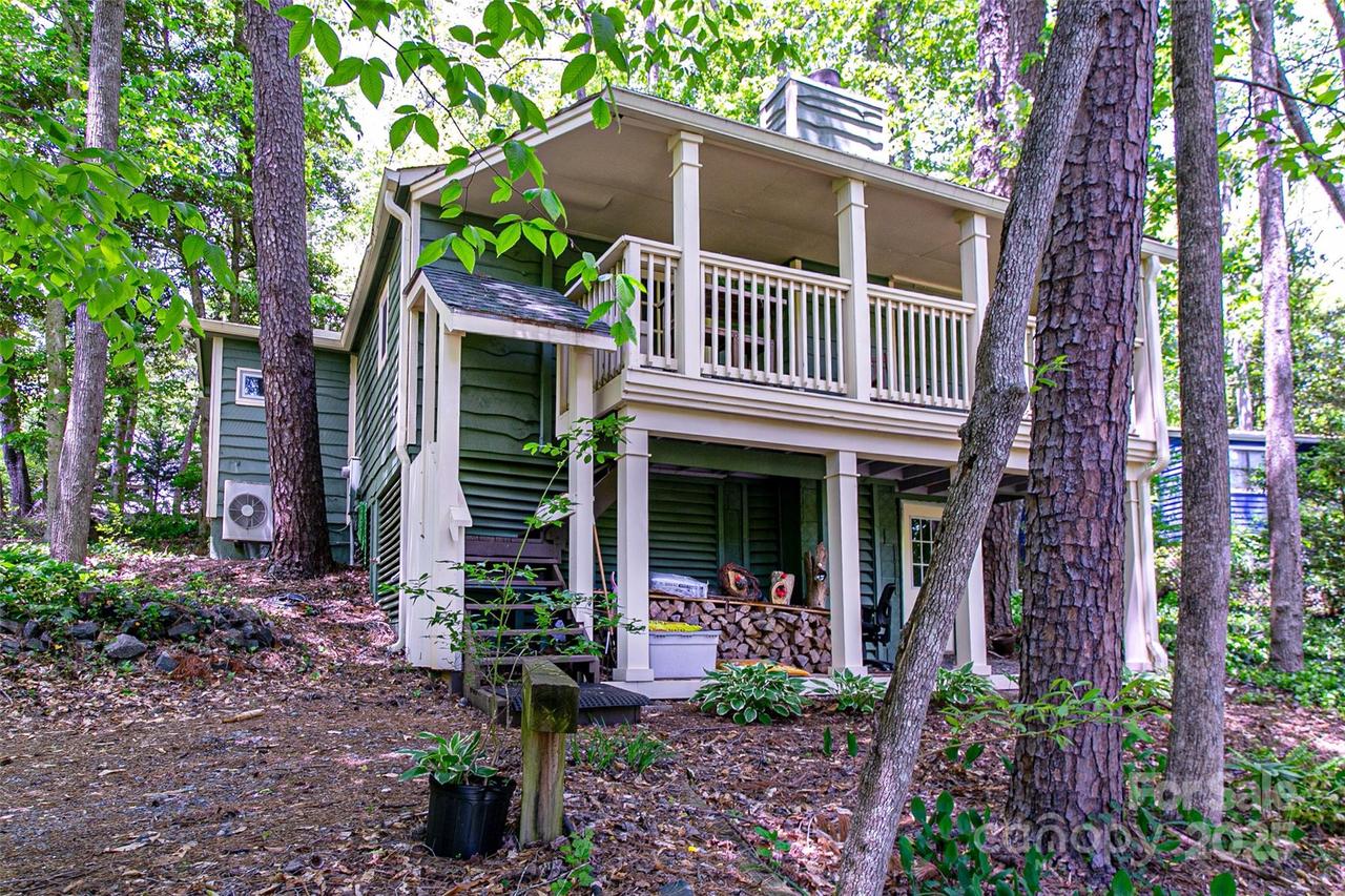 70 Lake Sega Cir., Brevard, NC 28712