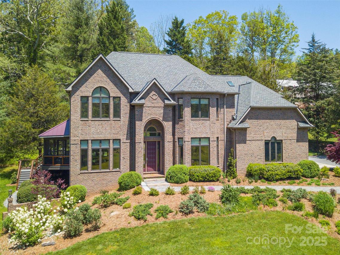 341 Racquet Club Rd., Asheville, NC 28803