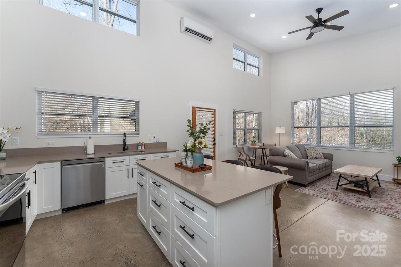 25 Nelon Rd., Asheville, NC 28804