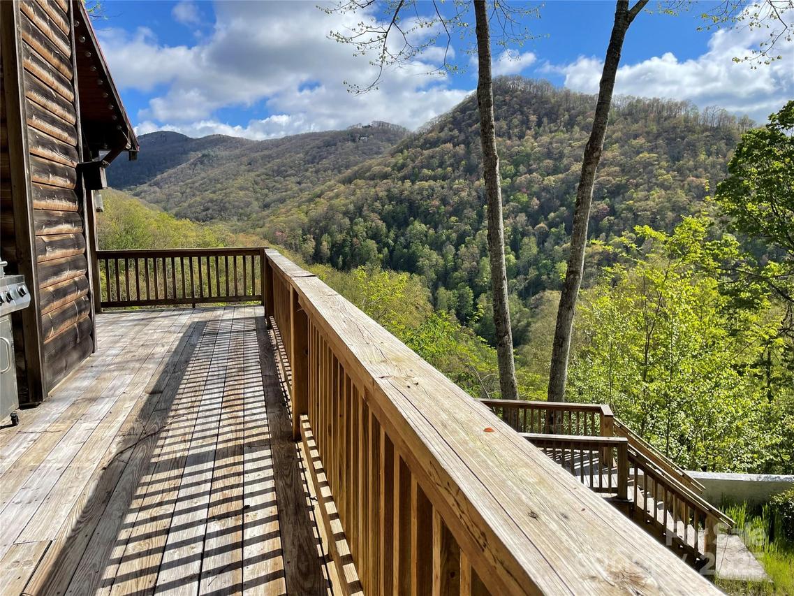 96 Trails End Ln., Maggie Valley, NC 28751