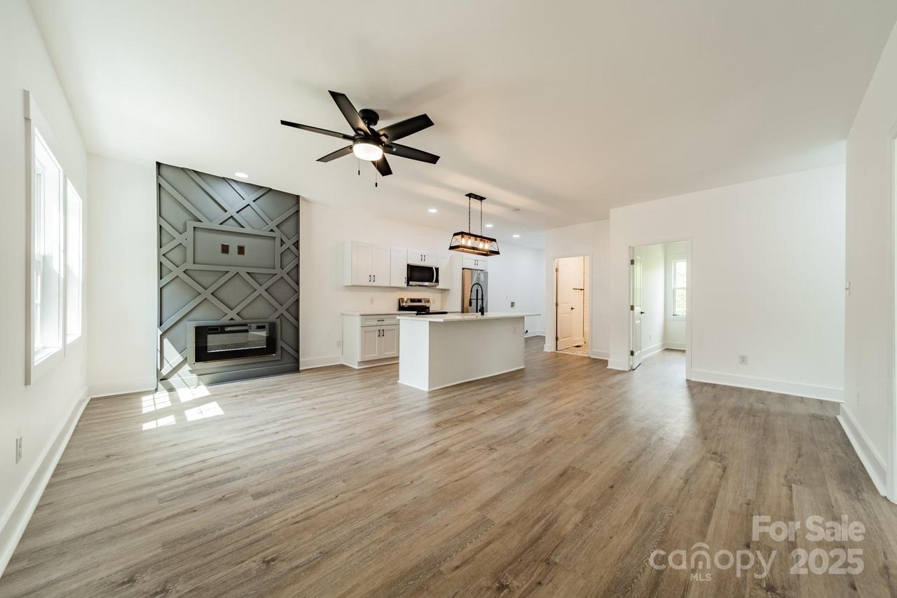322 S Hill St., Gastonia, NC 28052