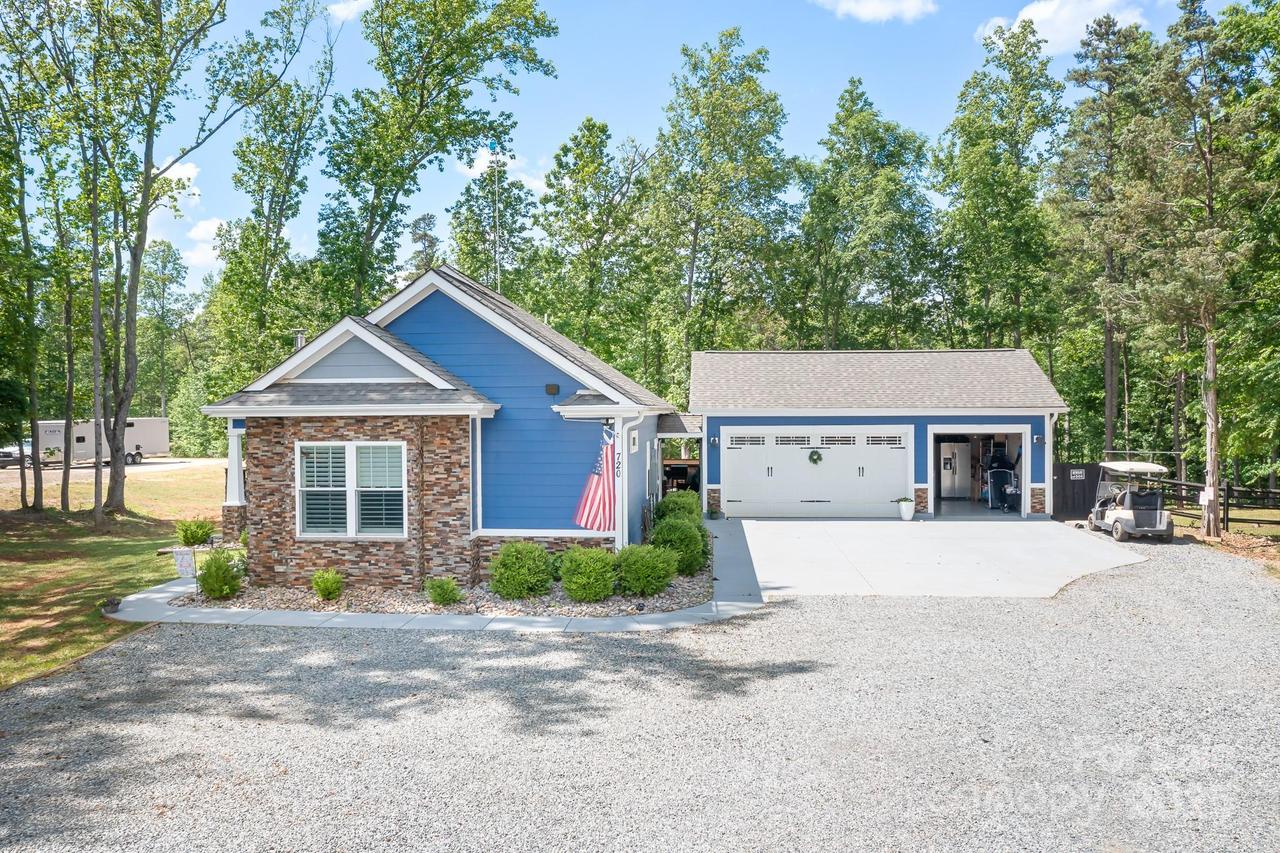 720 Cricket Ln., Mt Ulla, NC 28125