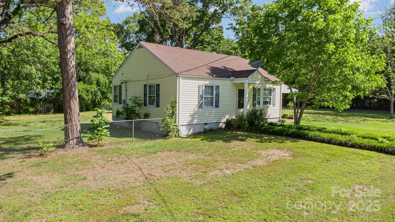 1302 N Ellis St., Salisbury, NC 28144