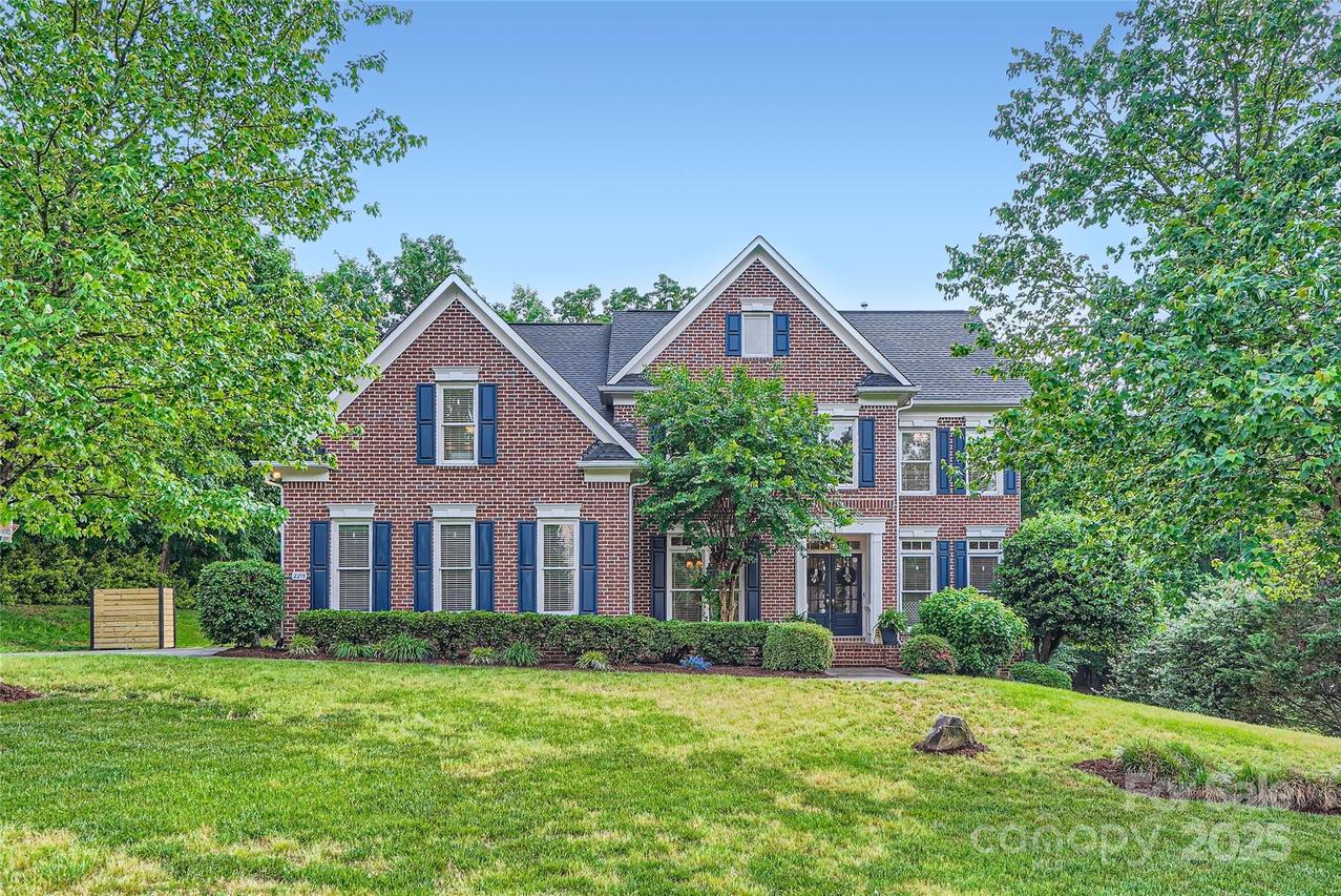 2215 Maycroft Dr., Charlotte, NC 28262
