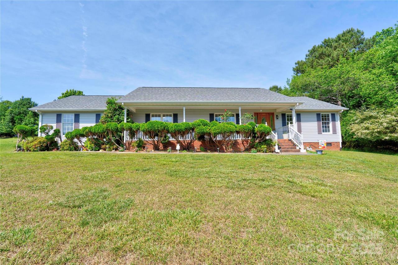 108 Windy Hill Dr., Cherryville, NC 28021