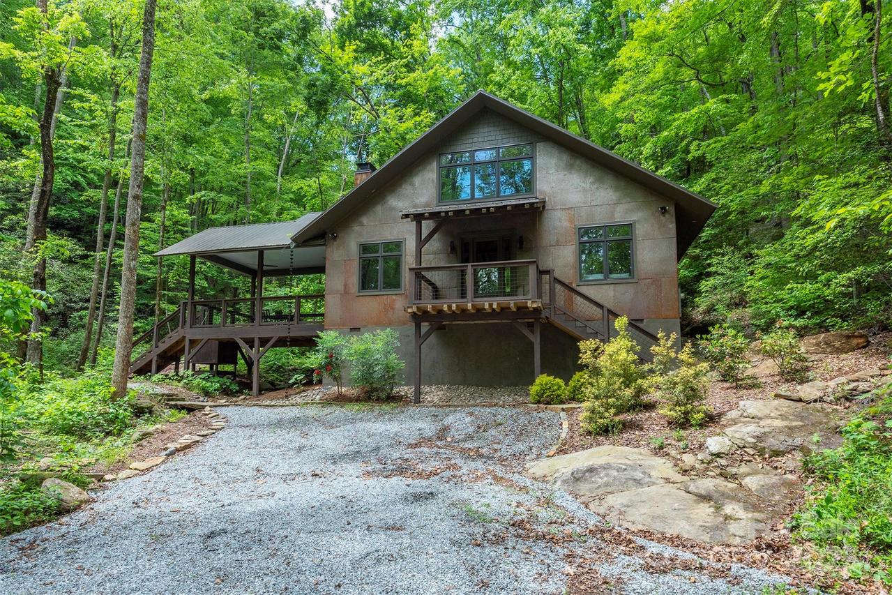 401 Winterle Rd., Lake Lure, NC 28746