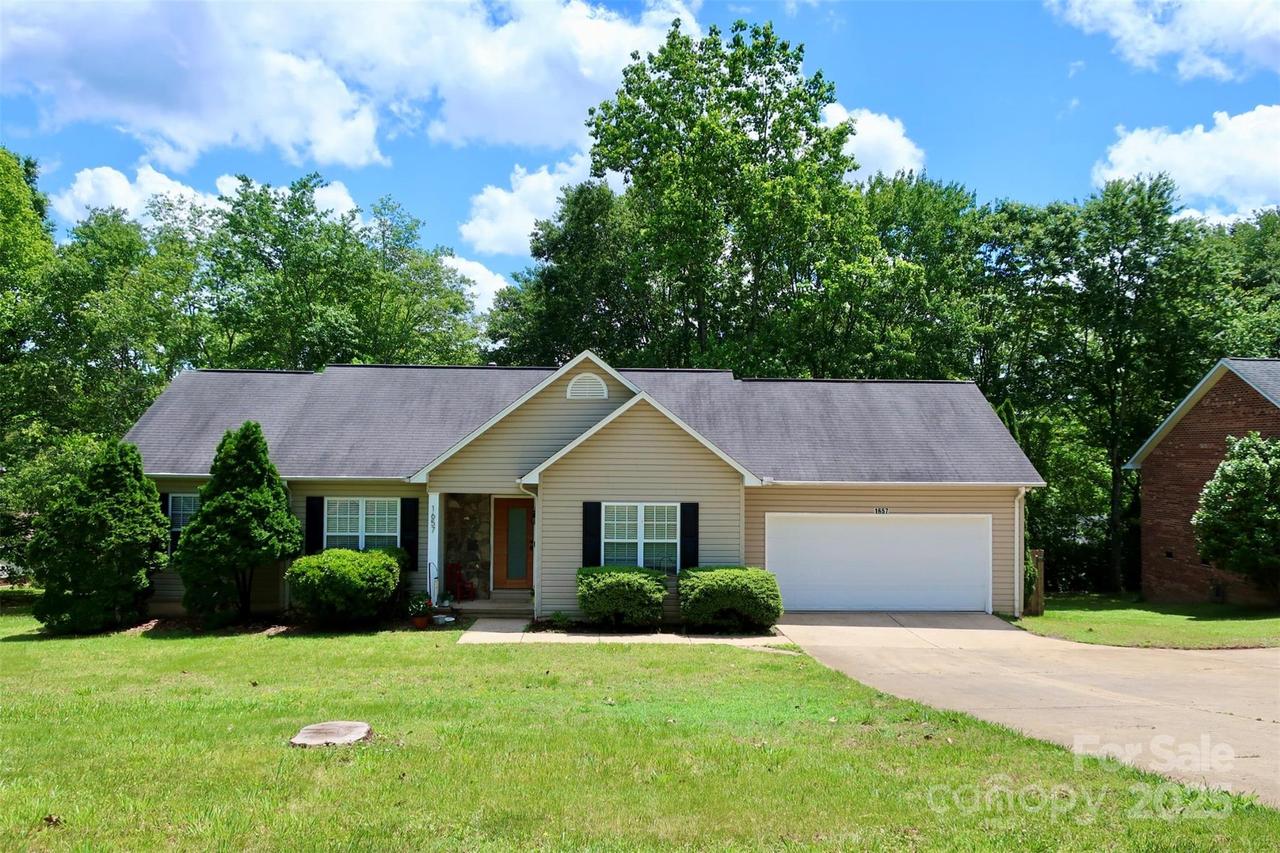 1657 6th St., Hickory, NC 28602