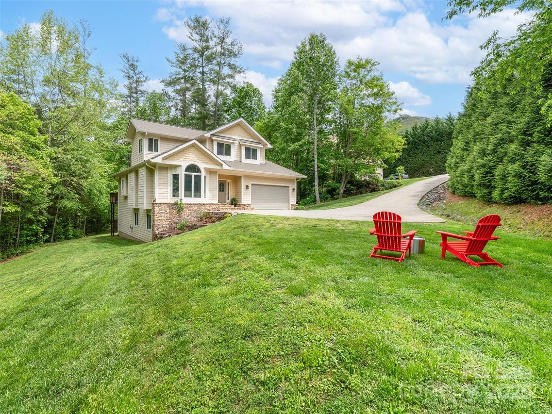 33 Village Pointe Ln., Asheville, NC 28803