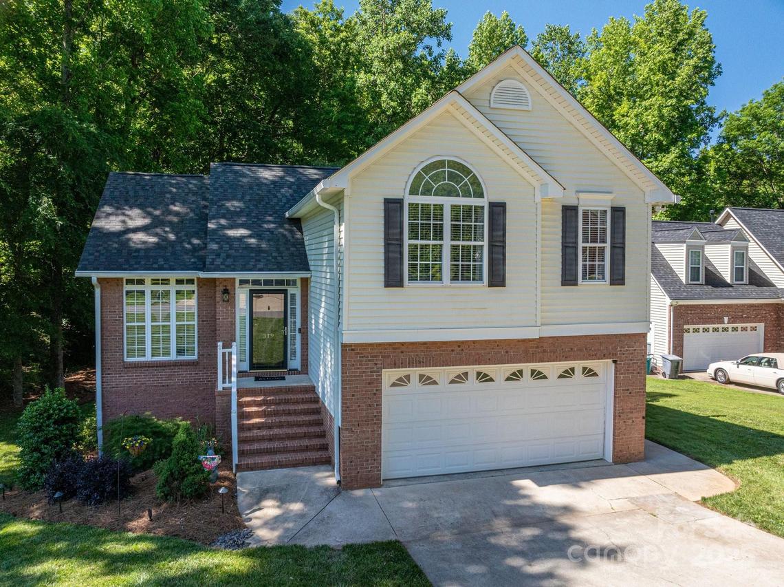 319 Beacon Hills Dr., Gastonia, NC 28056