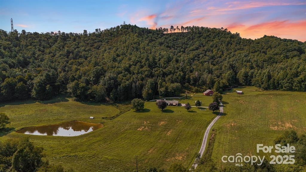 71 Happy Valley Dr., Mills River, NC 28759