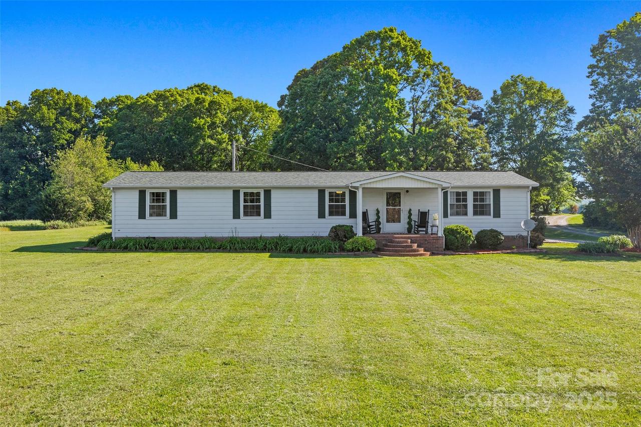 105 Carrie Ln. #3, Cherryville, NC 28021